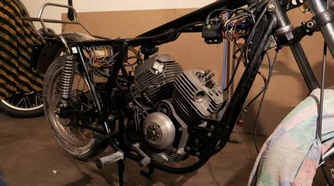 Remove the cylinder head Stock Footage 58762553