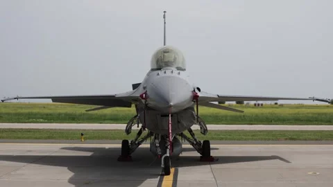 Remove before flight ribbon safety on a fighter jet 스톡 동영상 274144644