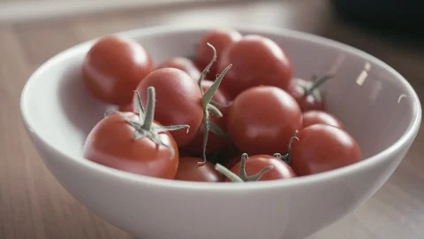 Remove the green strands from the tomatoes Stock Footage 95490656