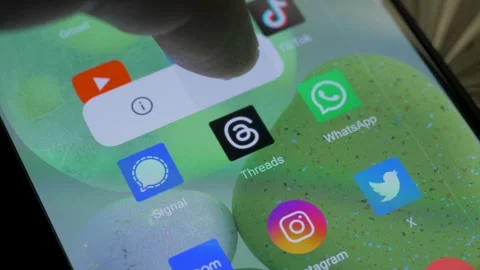 Signal Messages App Stock Videos – Royalty-Free HD & 4K Videos