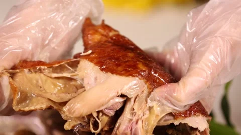 Remove the roast chicken (3) Stock Footage 202159160