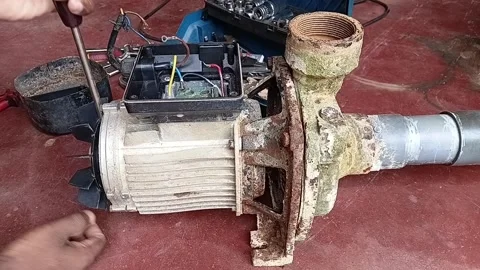 Removing Plastic Cooling Fan from Electric Motor Shaft 動画素材 334016584