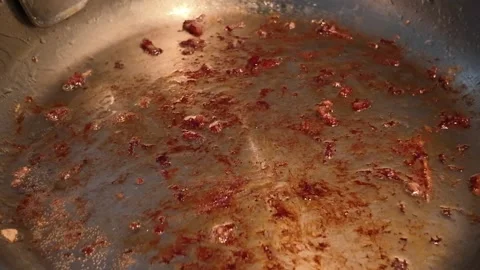 Rendering Pork Fat in a Frying Pan Video stock 348108480