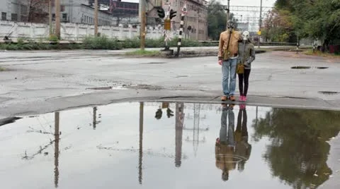 Rendezvous in the industrial zone 스톡 동영상 12384555