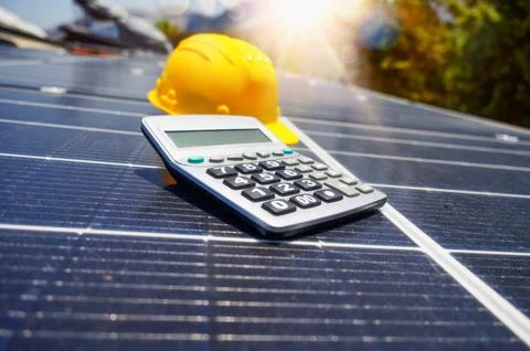 Renewable energy system with solar panel on the roof Stock-Fotos