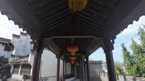 Renhe Tower Ancient Corridor Red Lantern Real Shot Stockbeeldmateriaal 347455997