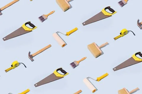 Repeat diagonal background pattern of DIY tools Foto stock