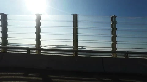 Repeating pattern of highway bridge fence Vídeos de archivo 68633188