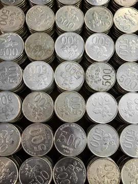Repetitive Pattern of Indonesian 500 Rupiah Coins — Metallic Currency Texture Stock Photos