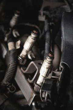 Replace dirty fuel injector close-up. Faulty fuel rail. selective focus 스톡 사진
