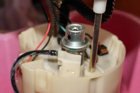 Replace the gasoline filter 스톡 사진