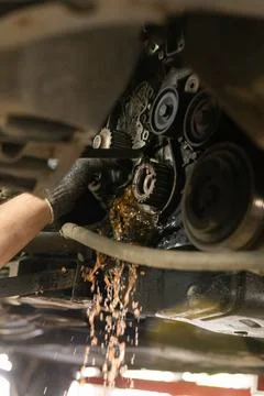 Replacement of antifreeze in the engine cooling system. 스톡 사진