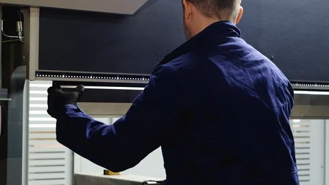 Replacement dies on a press for bending metal Stock-Footage 125015902