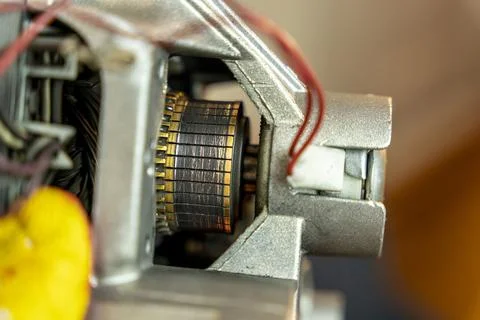 Replacement of electric brushes of the electric motor Foto stock
