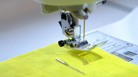 Replacement of a sewing needle Video stock 94124344