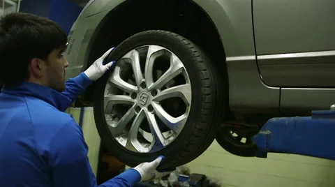 Replacement tires in garage Video stock 62479477