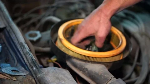 Replacing the air filter in the car Video stock 80320359
