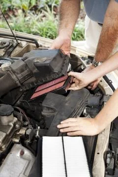 Replacing the Air Filter Foto stock