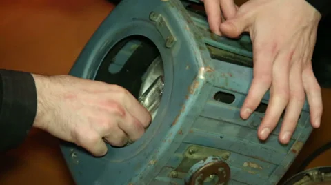 Replacing burnt out lamp in the spotlight 스톡 동영상 32865136