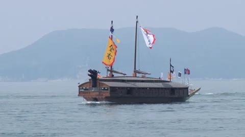 Replica of the Korean Turtle warship sails in Tongyeong, Korea. Stock Footage 62293058