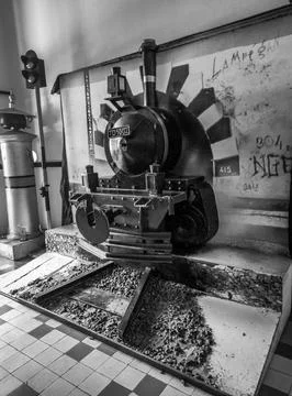 Replica of an old train muzzle in black and white Stockfoto's