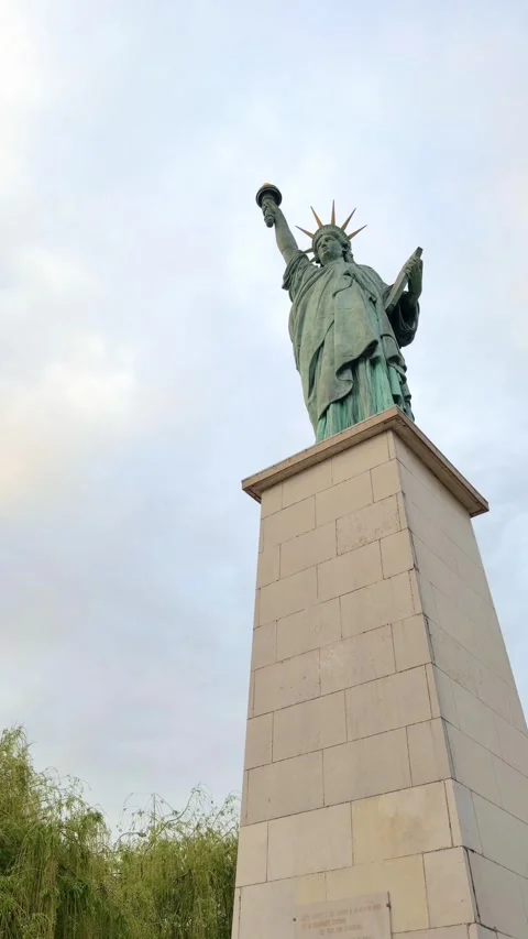 Replica Statue of Liberty monument in Paris, France Video stock 339811468