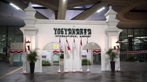 A replica of a traditional Javanese gate inside the terminal 库存影片 343578856
