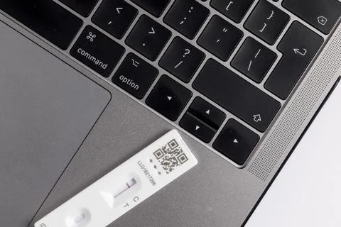 Reporting Coronavirus lateral flow self test negative result online Stock Photos