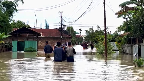 Rescue operations in the flood affected state of Kerala in India. Stock Footage 311587755