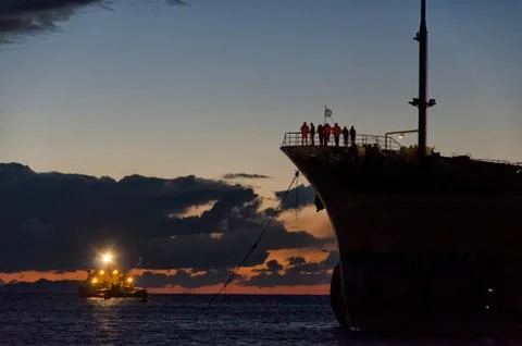 Rescue operations of a stranded cargo ship Foto stock