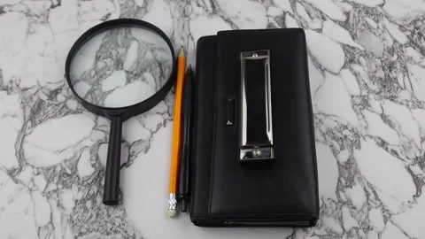 Research or analysis concept with magnifying glass. Rotating table Vídeo Stock 149919671