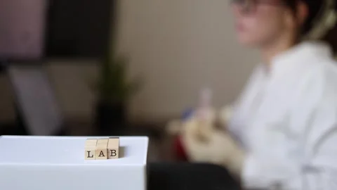 Researcher documents laboratory findings 库存影片 337571427