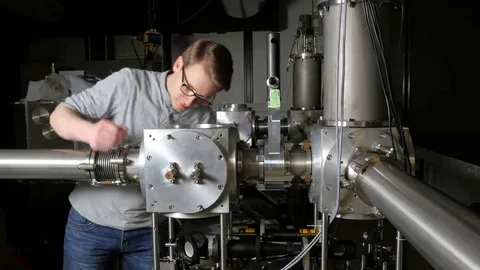 Researcher in the laser lab Stock Footage 69083802