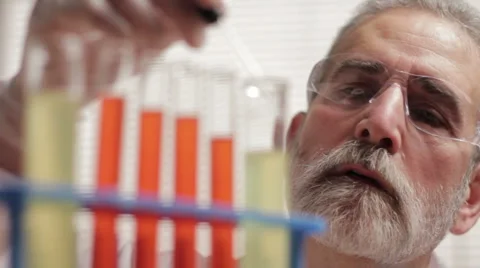 Researcher working in a laboratory Video stock 1240035