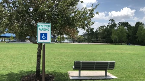 Reserved Parking sign 库存影片 92189942