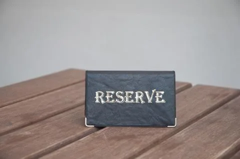 Reserved sign on the table . Foto stock