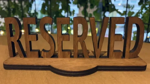 Reserved table sign. 스톡 동영상 149303161