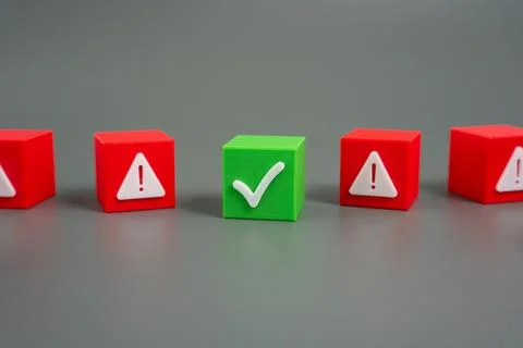 Resolve the error. Find a solution to the problem. Diagnose and solve a techn Stockfoto's