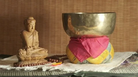 Resonant ring of a singing bowl. Stock Footage 304393309