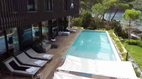 Resort villa Vídeos de archivo 274002621