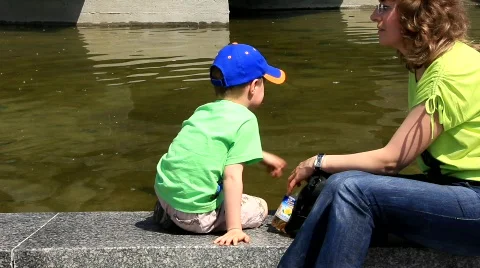 Rest Video stock 709296