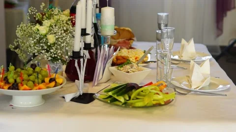 Restaraunt festive table tilt up 스톡 동영상 67474624