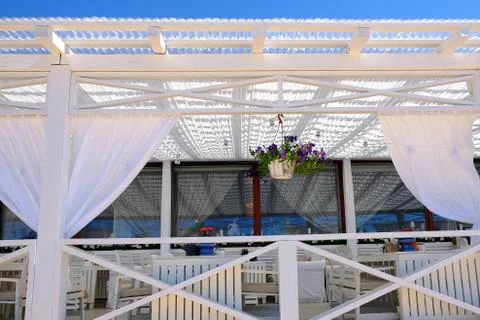 Restaurant on the beach 库存照片