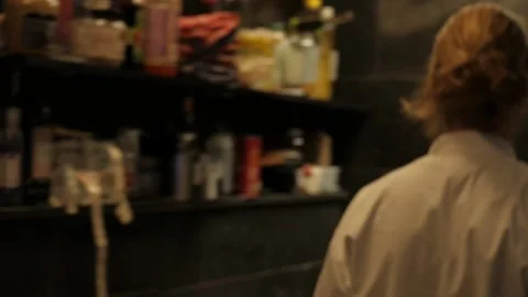 Restaurant chefs cleaning the kitchen Vídeos de archivo 167184324