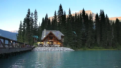 Restaurant at Emerald Lake 스톡 동영상 1013146
