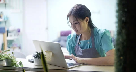 Restaurant manager surfing the web Stock Footage 172281042