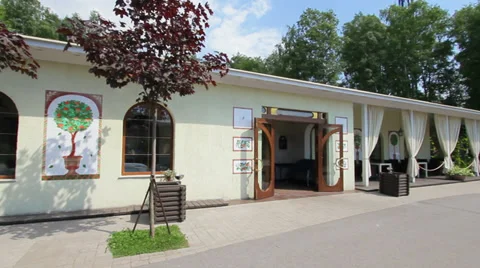 Restaurant in park Vídeo Stock 37141620