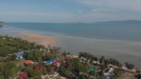 Restaurant with pool on the beach in Koh Phangan Vidéo 260431844