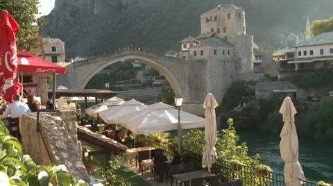 Restaurant by the riverside 3 스톡 동영상 8664803