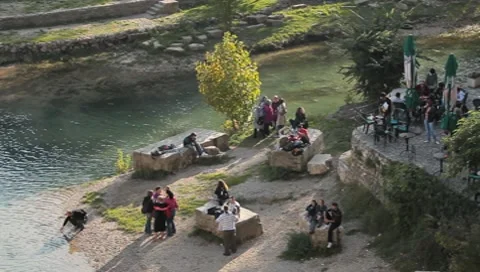 Restaurant by the riverside 動画素材 8657702